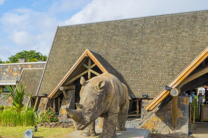 Wild South West Tour : SAFARI & TULAWAKA CASELA PARK & LE MORNE - Casela Nature Parks: safari jeep time plus Tulawaka coaster thrills